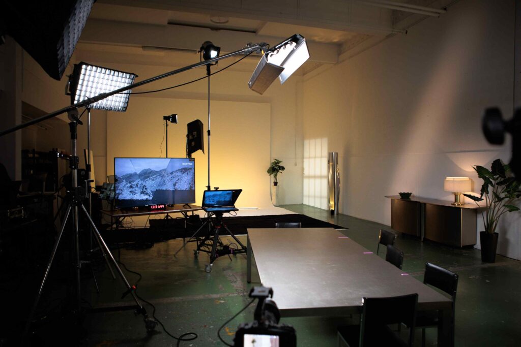 Behind the scenes set